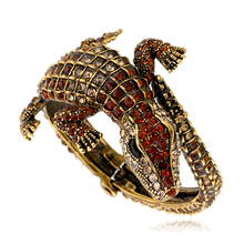 Load image into Gallery viewer, Rhinestone Plated Crocodile Bracelet