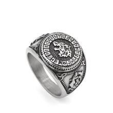 Load image into Gallery viewer, Viking wolf Rune Vantage Ring